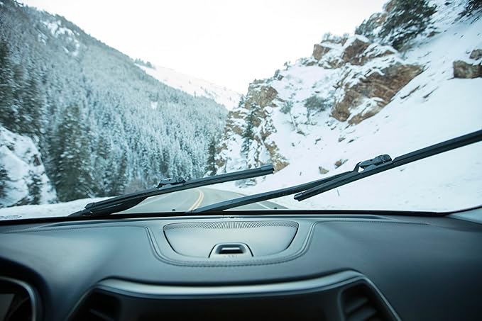 Rain-X Silicone AdvantEdge Wiper Blade 18" Windshield Wiper Blades Replacement, All-Weather Performance Lasts 2X Longer, Premium Beam, Installock Adapter for Easy Fit (Pack of 1)