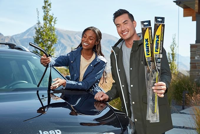 Rain-X Silicone AdvantEdge Wiper Blade 26" Windshield Wiper Blades Replacement, All-Weather Performance Lasts 2X Longer, Premium Beam, Installock Adapter for Easy Fit (Pack of 1)